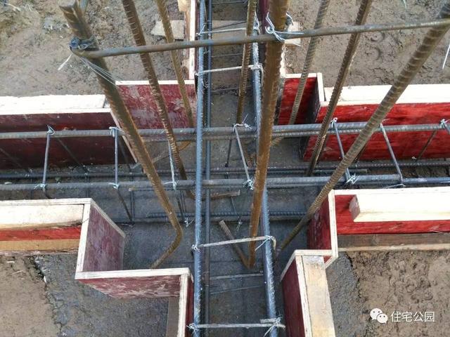 基礎被大雨泡透，圈梁又尺寸太小，我這三層別墅該怎么辦？