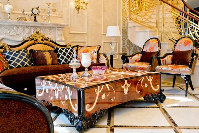 三層大落地窗歐式風格別墅，城里人感慨農村建房裝修真便宜！