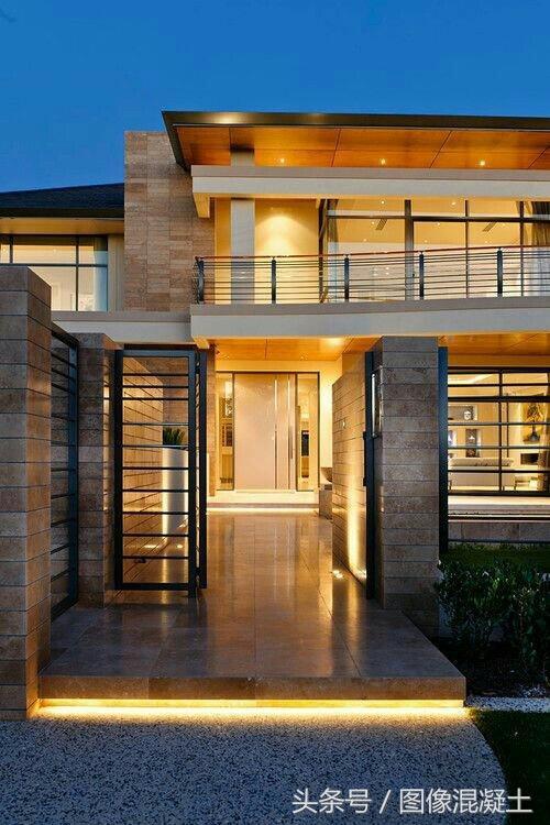 別墅設計混凝土、燈光、水融合
