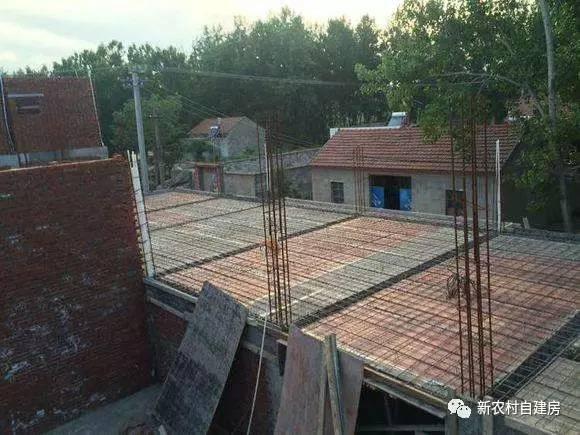 40萬兄弟合建雙拼別墅，施工全程實拍，含平面