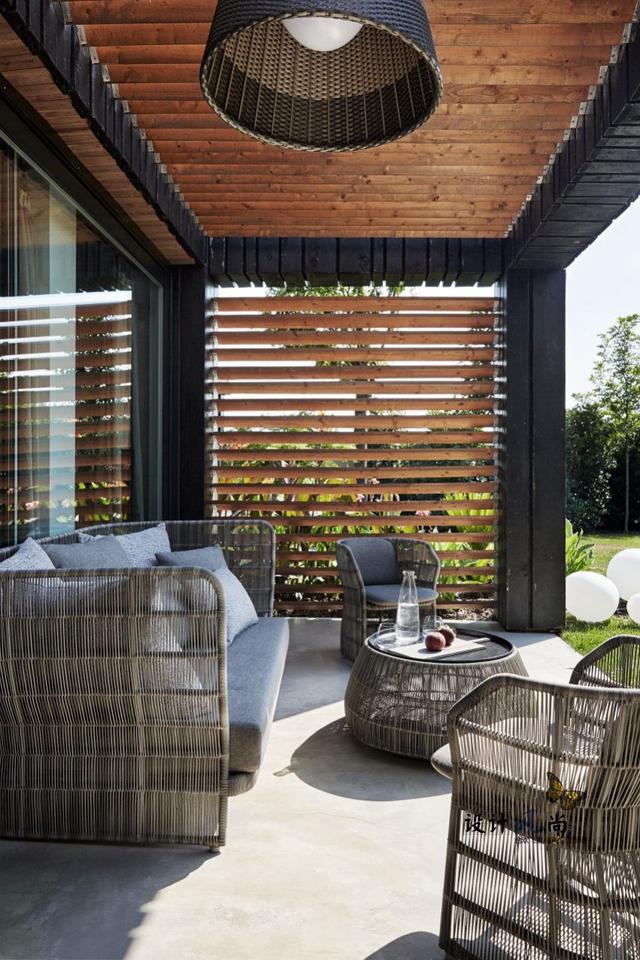 意大利石頭與木頭結合的鄉村別墅