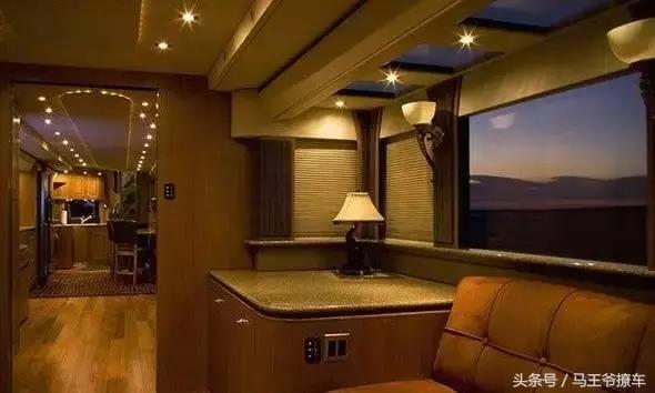 妹子們看清楚：這車能換北上廣深別墅，勞斯在它眼里是笑話