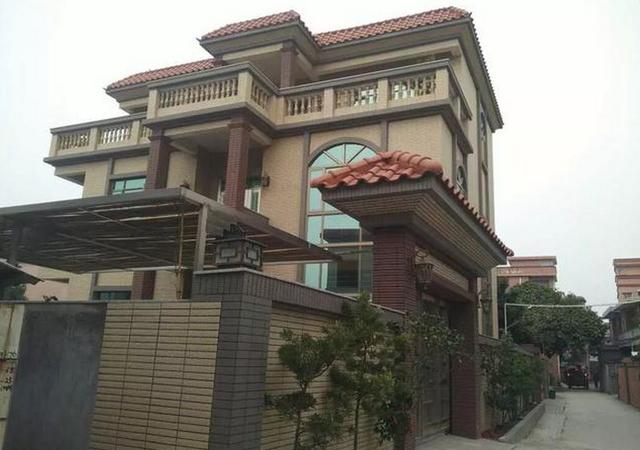 朋友浙江農村婆家的別墅蓋好了，光看這外表也是村里數一數二的！