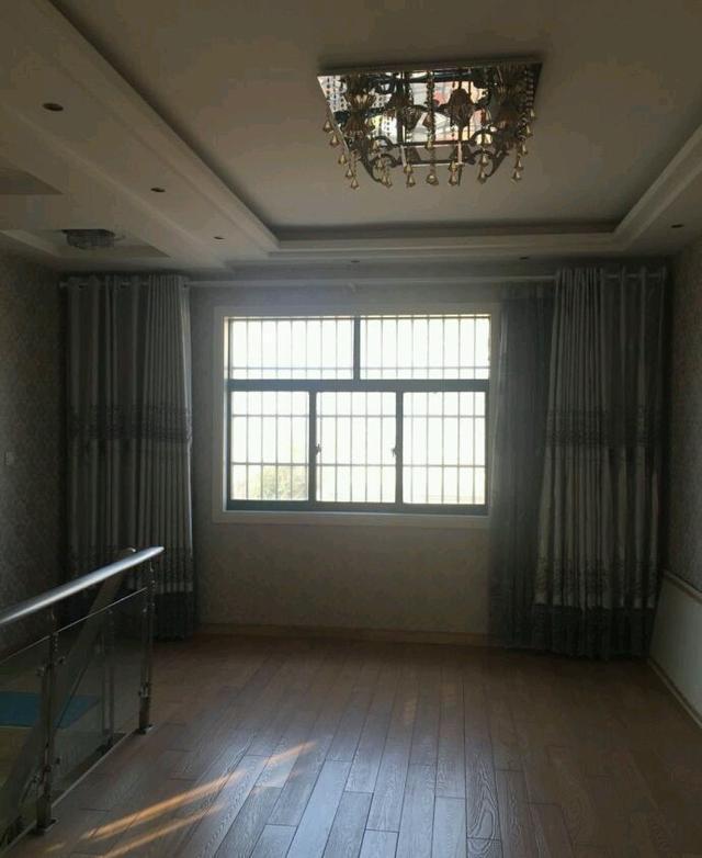 堪比千萬大別墅的鄉下自建房，全屋的裝修婆婆裝得富麗堂皇！