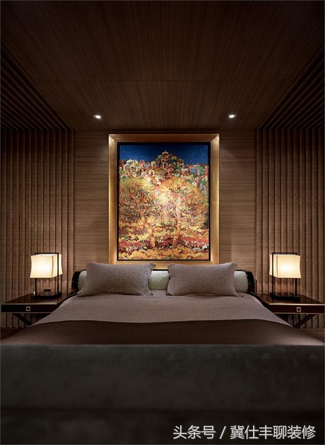 富豪的兩棟別墅連為一體，一棟家人住，另一棟招待客人