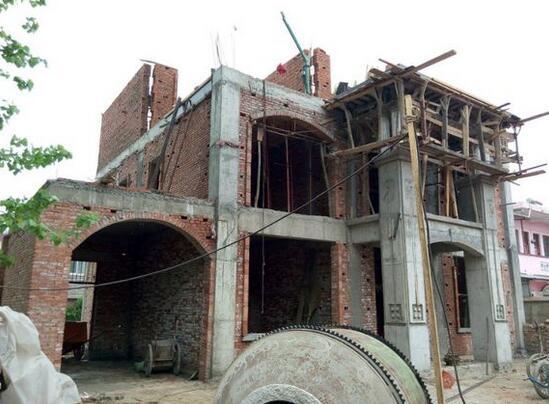 這農村自建房建出來，效果和布局引來全村人效仿！