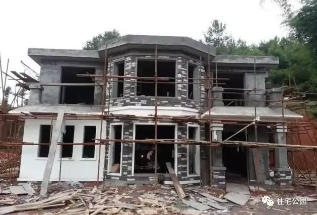 70后老夫妻合伙開山，40萬為兒子建棟獨一無二的2層婚房！