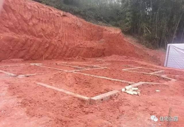 70后老夫妻合伙開山，40萬為兒子建棟獨一無二的2層婚房！