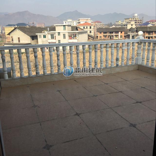 這三層小別墅讓小孩看了都走不動路，里面裝個壁掛爐，歐美范十足