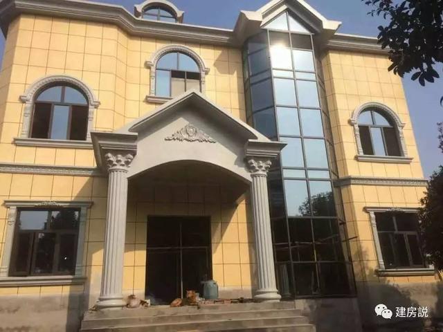 這十棟農村自建別墅，其中有一棟丑出了新高度