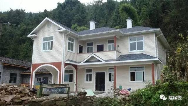 這十棟農村自建別墅，其中有一棟丑出了新高度