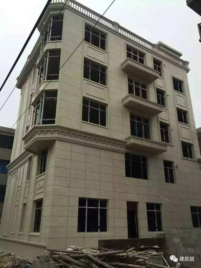 這十棟農村自建別墅，其中有一棟丑出了新高度