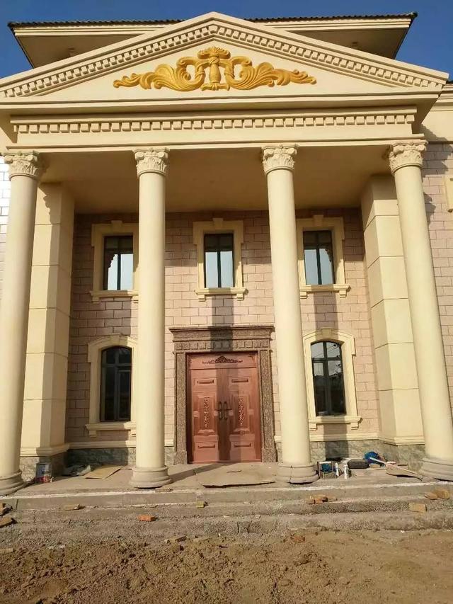 為什么蓋房子一定要把大門做好？看了這15棟別墅你懂了嗎？