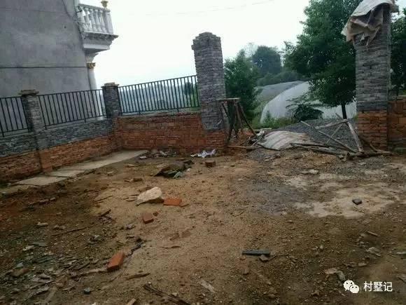 經(jīng)典兩層農(nóng)村別墅戶型，真實(shí)建造過(guò)程，建好效果很亮眼