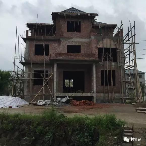 26萬三層農村自建房，媲美城里百萬別墅