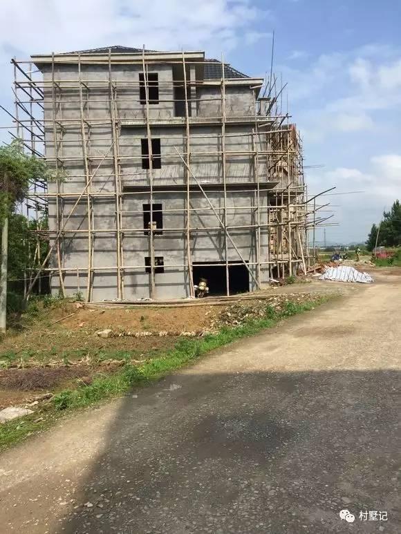 26萬三層農村自建房，媲美城里百萬別墅