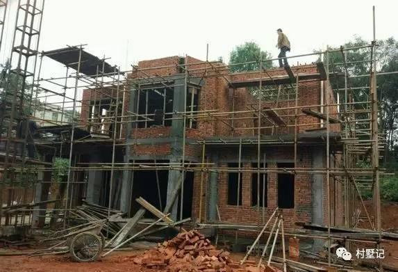 網友直播建房過程，高顏值農村別墅秒殺商品房