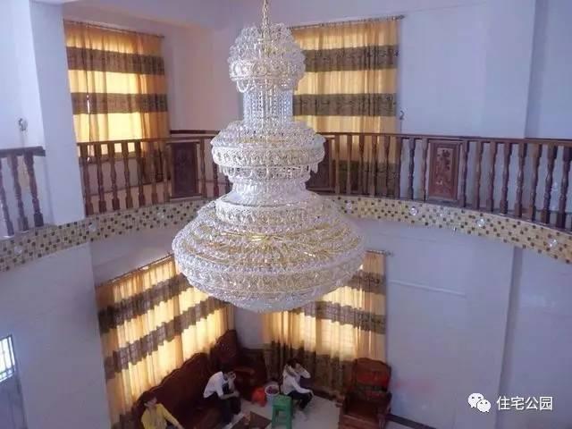 我們村首富的房子是這樣的，你們村呢？