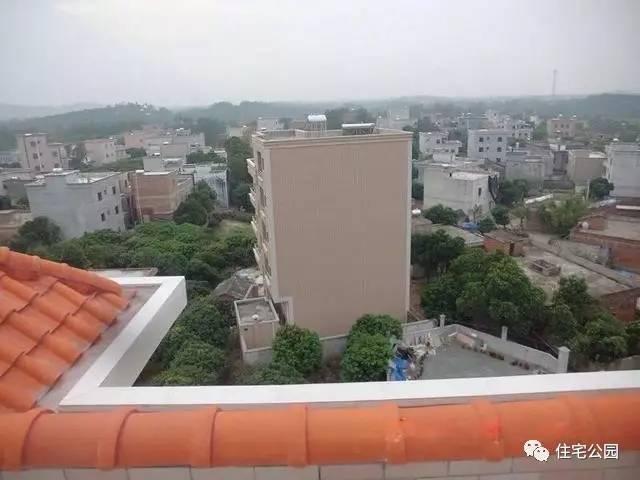 我們村首富的房子是這樣的，你們村呢？