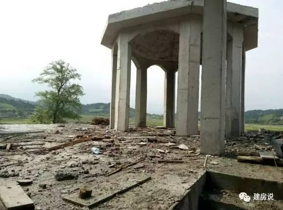 土豪網友建歐式農村別墅，施工水平高，漂亮堪比城堡