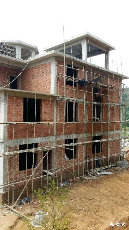 土豪網友建歐式農村別墅，施工水平高，漂亮堪比城堡