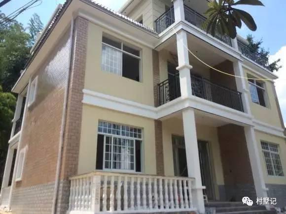 比效果圖還好看，這套建好的三層農村別墅逆天了