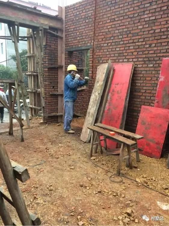 比效果圖還好看，這套建好的三層農村別墅逆天了