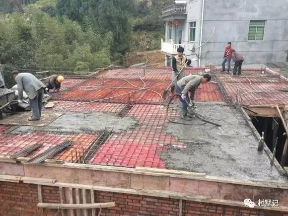 比效果圖還好看，這套建好的三層農村別墅逆天了