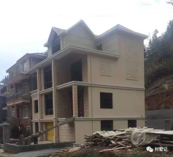 實拍10款農村建的別墅，隨便一套都能讓你在村里挺直腰桿