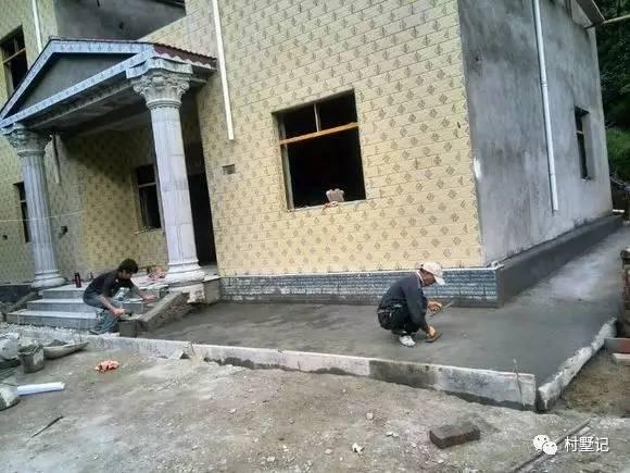 網友花30萬建造農村別墅，老家風景秀麗但施工水平就……