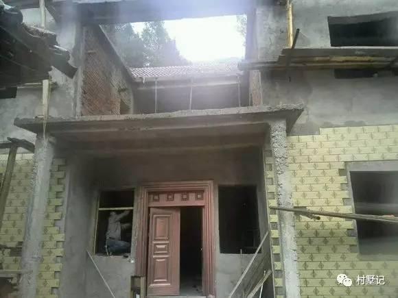 網友花30萬建造農村別墅，老家風景秀麗但施工水平就……