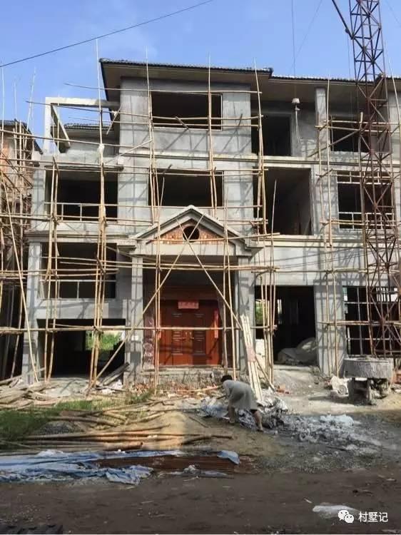 30歲兄弟倆在老家建雙拼別墅，當地找不到比這更好的