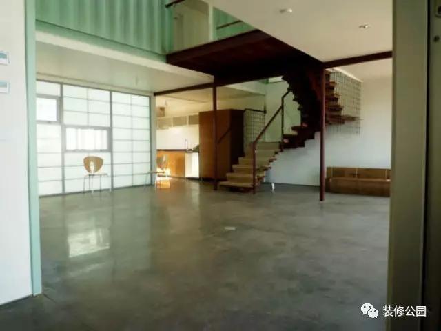 建別墅，能用集裝箱？挑空客廳都行，看看人家就知道