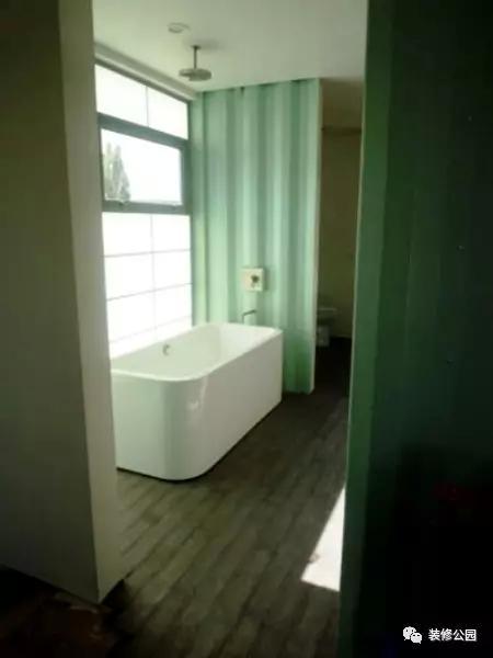 建別墅，能用集裝箱？挑空客廳都行，看看人家就知道