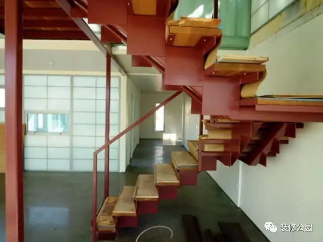 建別墅，能用集裝箱？挑空客廳都行，看看人家就知道