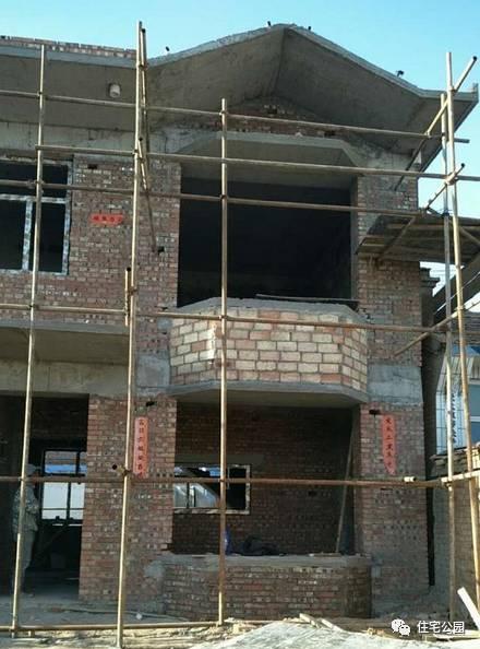 農村蓋房實拍，河北18萬就能建起一套2層小別墅？