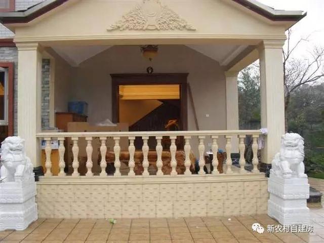 大叔60多歲創業賣自建房欄桿，3年賺了一棟別墅！