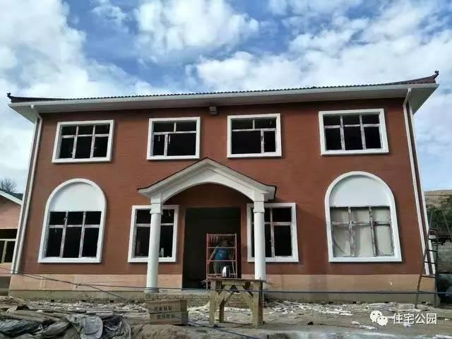 輕鋼別墅到底有什么好, 讓這個村的老百姓都搶著建? 施工隊訂單都排到了明年!