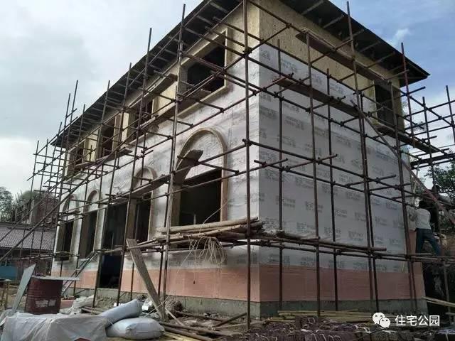 輕鋼別墅到底有什么好, 讓這個村的老百姓都搶著建? 施工隊訂單都排到了明年!