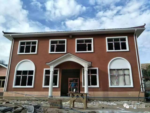 輕鋼別墅到底有什么好, 讓這個村的老百姓都搶著建? 施工隊訂單都排到了明年!