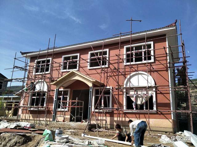 輕鋼別墅到底有什么好, 讓這個村的老百姓都搶著建? 施工隊訂單都排到了明年!