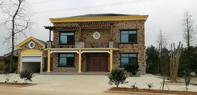 不聽媽媽的話，執意嫁給鳳凰男，看到他們家的房子終于哭了