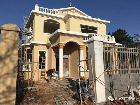 牛人自述：25萬建別墅，引10萬網友圍觀，爭相稱贊