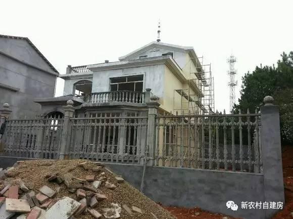 牛人自述：25萬建別墅，引10萬網友圍觀，爭相稱贊