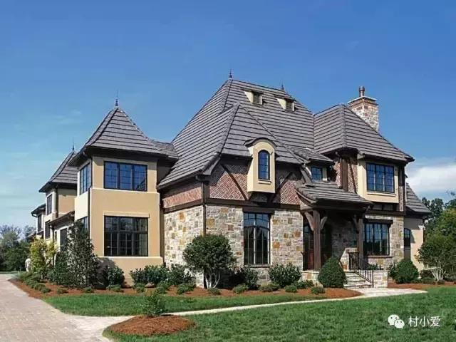 父親節(jié)剛過，她便回到北京郊區(qū)為父親蓋了一棟新型的裝配式房屋