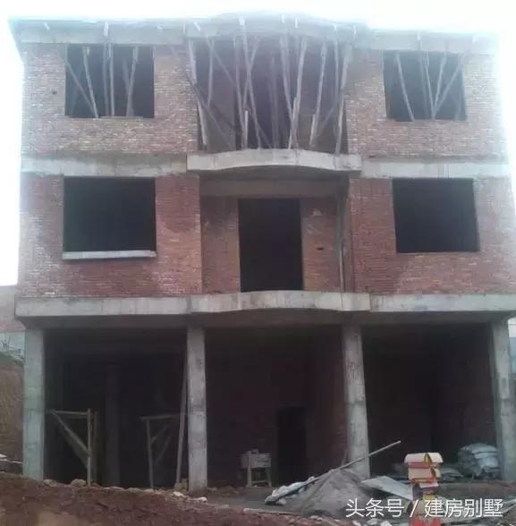 廣東自建商住兩用房，外觀雖不奢華，裝修很用心