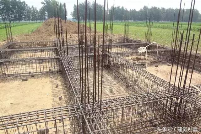 雙職工夫妻回安徽老家自建房，5歲女兒最愛田園生活