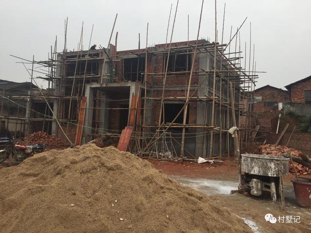 湖南小伙花40萬為父母建農村別墅，溫馨又實用