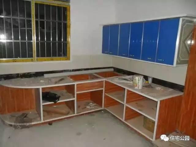 重慶蓋房直播，房主充當小工親自上陣，建成36萬引全村圍觀！