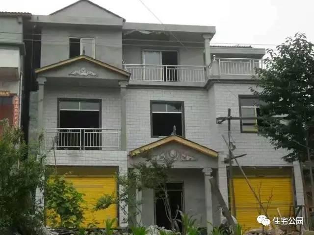 重慶蓋房直播，房主充當小工親自上陣，建成36萬引全村圍觀！